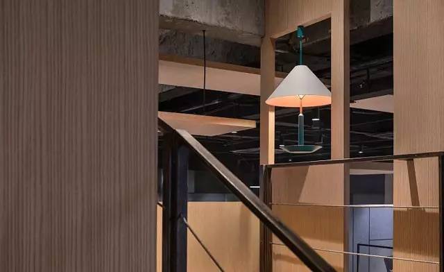 4���Ϻ���Խ�V�湫˾:�Ϻ���Խ�W(w��ng)�j(lu��)�Ƽ����޹�˾��ô�ӣ�